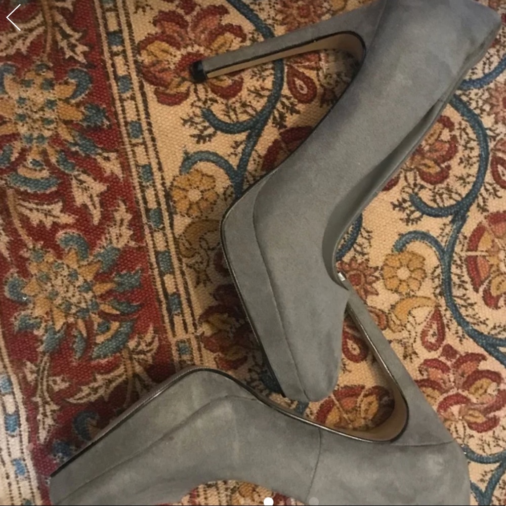 GRAY HEELS